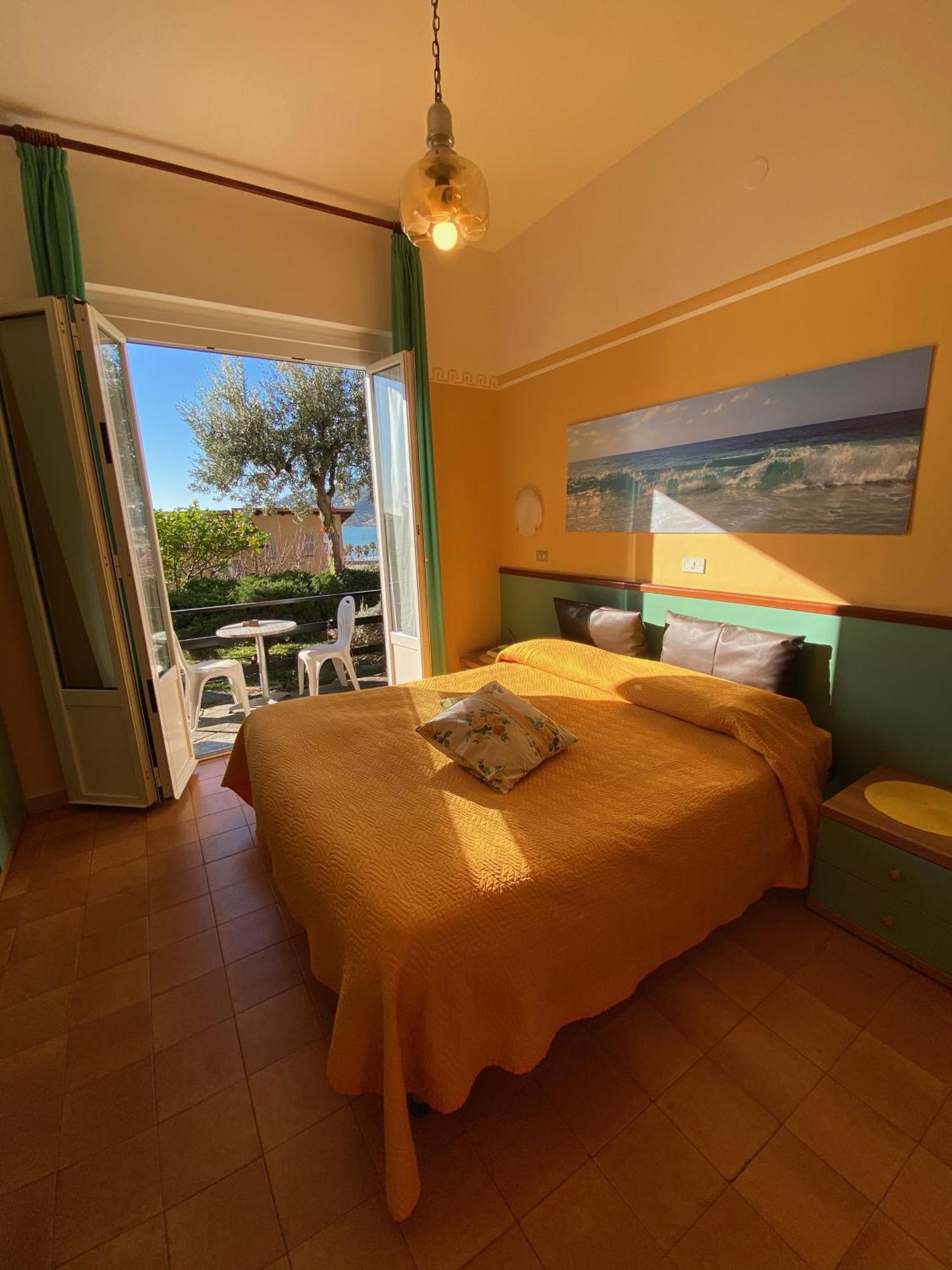 Albergo La Pineta Marina dʼMarina dʼAndora Quarto foto