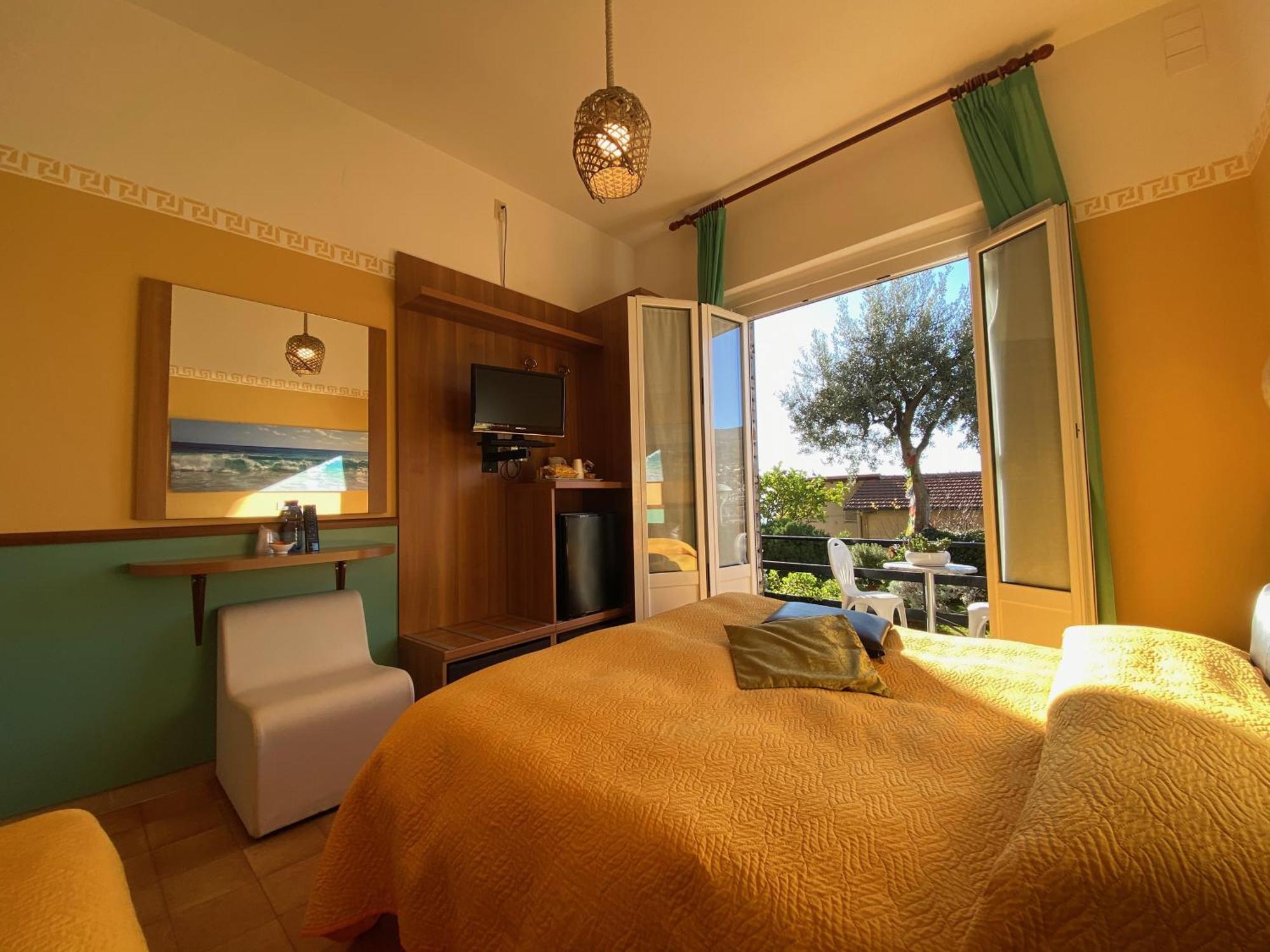 Albergo La Pineta Marina dʼMarina dʼAndora Quarto foto