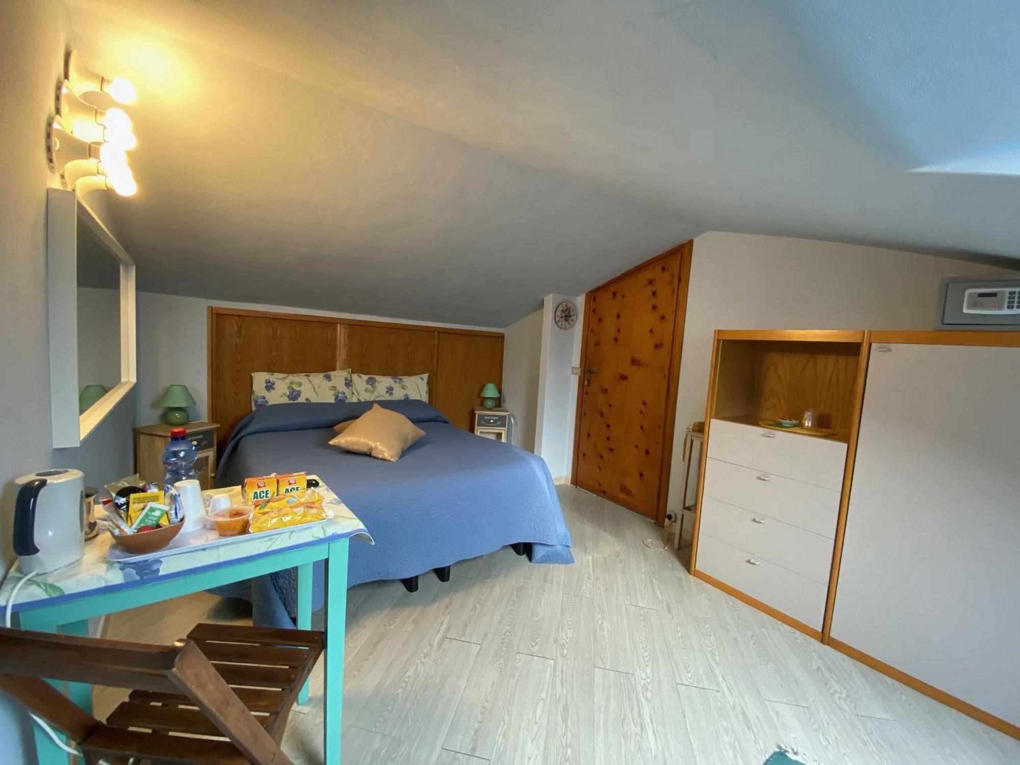 Albergo La Pineta Marina dʼMarina dʼAndora Quarto foto