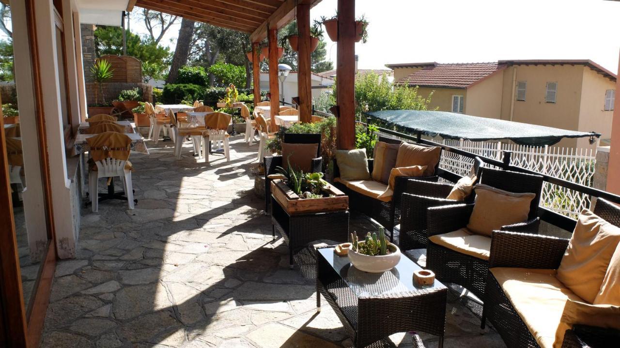 Albergo La Pineta Marina dʼMarina dʼAndora Exterior foto
